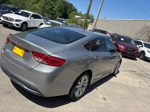 Used 2016 Chrysler 200 Limited FWD image 5