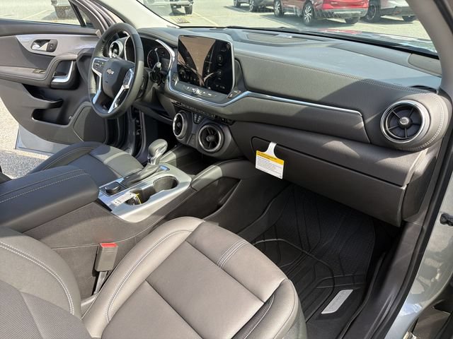 New 2026 Chevrolet Blazer LT w/ Midnight/Sport Edition AWD/4WD image 30