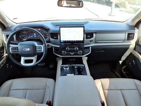 Used 2024 Ford Expedition Max XLT image 21