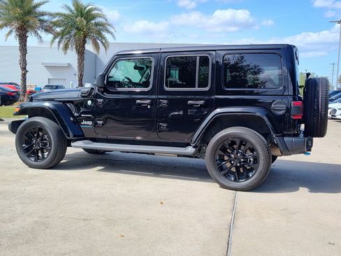 Used 2023 Jeep Wrangler Unlimited Sahara w/ Cold Weather Group AWD/4WD image 5