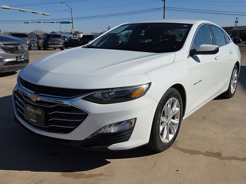 Used 2023 Chevrolet Malibu LT image 2