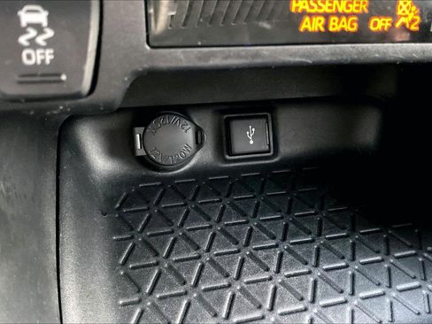 Used 2021 Toyota RAV4 XLE image 32