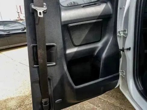 Used 2022 Toyota Tacoma SR image 36