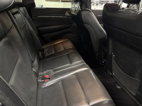 Used 2016 Jeep Grand Cherokee Limited w/ Luxury Group II image 12