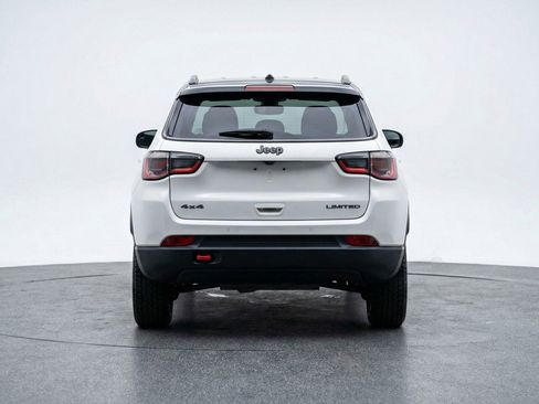 Used 2025 Jeep Compass Trailhawk w/ Trailer Tow Group AWD/4WD image 7