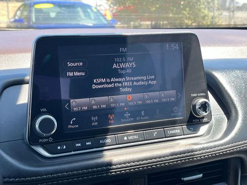 Used 2023 Nissan Rogue SV image 21