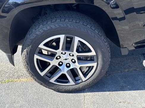 Used 2023 Chevrolet Colorado Z71 w/ Z71 Convenience Package 2 image 11