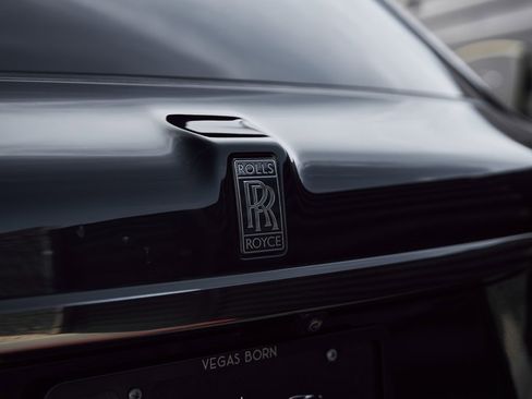 Used 2021 Rolls-Royce Cullinan Black Badge image 13