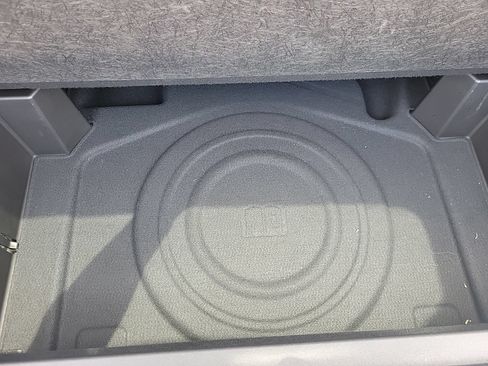 Used 2023 GMC Terrain SLT w/ LPO, Floor Liner Package FWD image 21