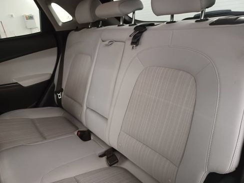 Used 2023 Chevrolet TrailBlazer LT FWD image 11