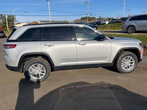 New 2025 Jeep Grand Cherokee Laredo X image 8