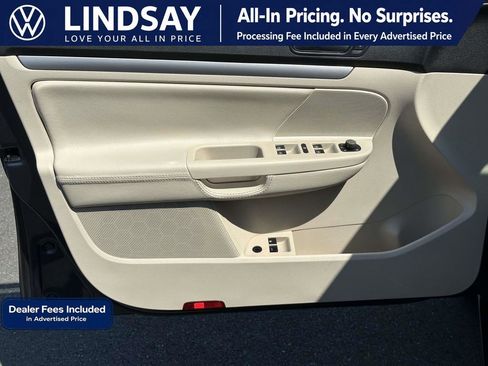 Used 2010 Volkswagen Jetta SE FWD image 9