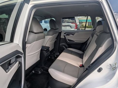 Used 2024 Toyota RAV4 XLE AWD/4WD image 21