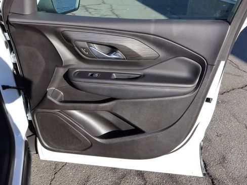 Certified 2024 GMC Terrain SLT image 35