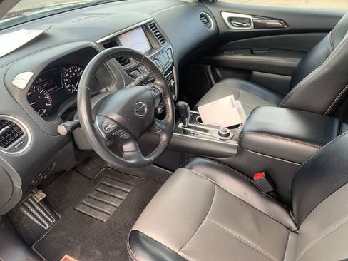 Used 2020 Nissan Pathfinder SL image 10