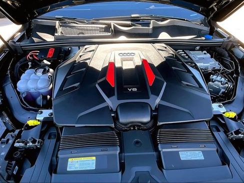 Used 2025 Audi SQ7 Prestige image 9