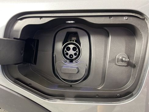 New 2026 Chevrolet Equinox EV LT image 4