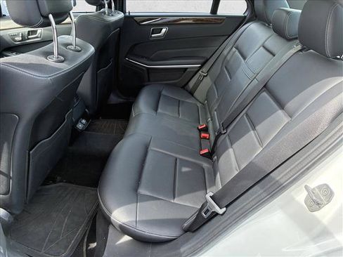 Used 2014 Mercedes-Benz E 350 4MATIC Sedan image 13