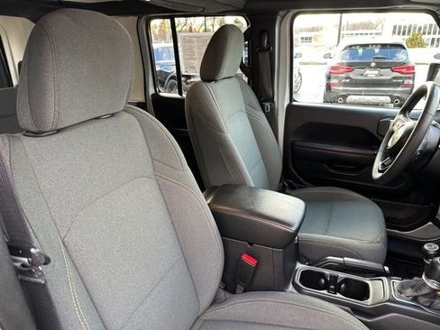 Used 2024 Jeep Wrangler Sport S image 13