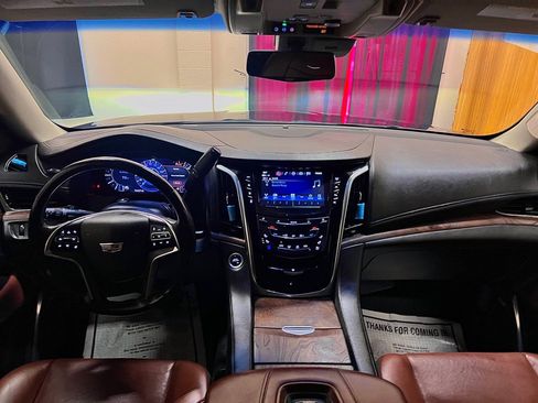 Used 2018 Cadillac Escalade ESV Premium Luxury AWD/4WD image 15