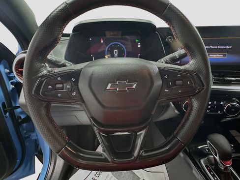 Used 2024 Chevrolet Trax RS image 12