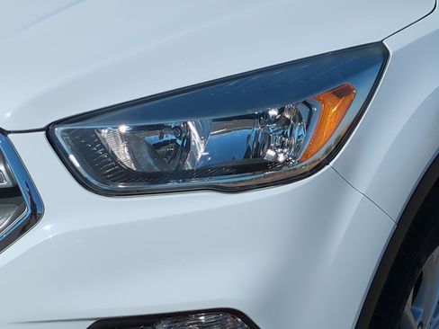 Used 2017 Ford Escape SE image 10