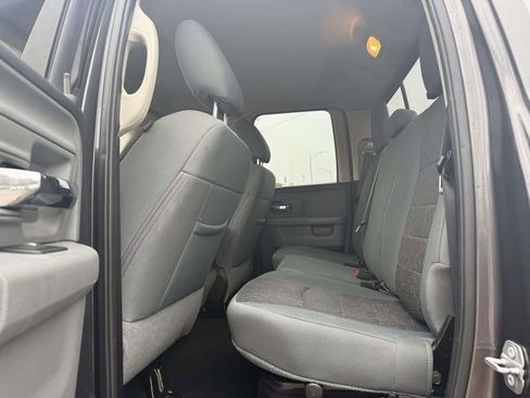 Used 2019 RAM 1500 Classic SLT w/ Luxury Group image 23