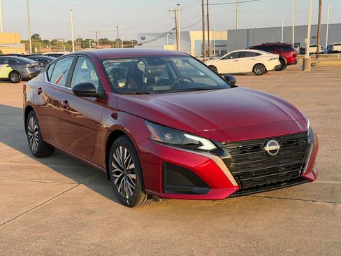 New 2026 Nissan Altima 2.5 SV FWD image 3
