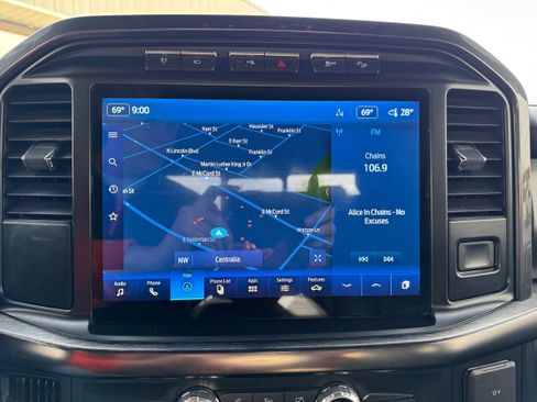 Used 2022 Ford F150 Lariat w/ Equipment Group 502A High image 20