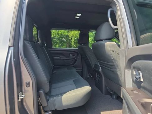 Used 2019 Nissan Titan SV w/ SV Convenience Package RWD image 44
