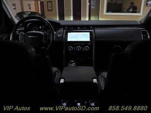 Used 2017 Land Rover Discovery First Edition image 35