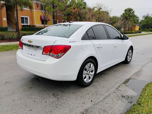Used 2014 Chevrolet Cruze LS FWD image 3