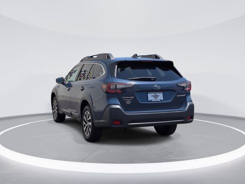 Used 2024 Subaru Outback Premium AWD/4WD image 5