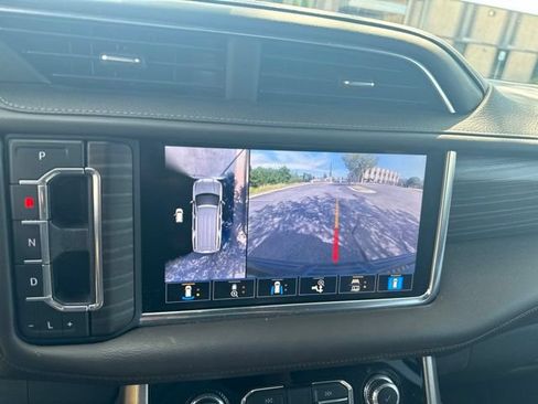 Used 2021 GMC Yukon Denali w/ Denali Premium Package AWD/4WD image 12