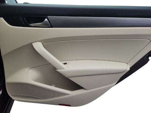 Used 2014 Volkswagen Passat TDI SE FWD image 27