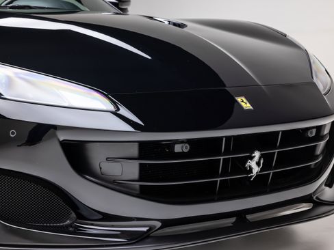 Used 2020 Ferrari Portofino RWD image 16