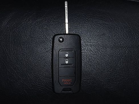 Used 2015 Jeep Renegade Latitude image 32