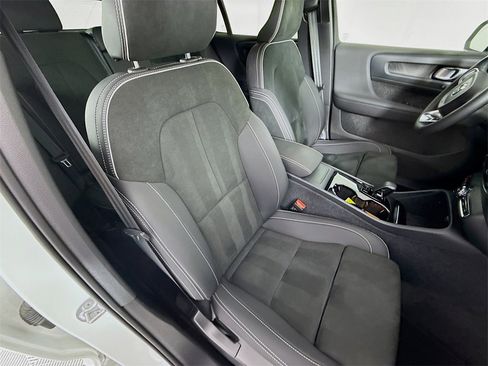 Used 2023 Volvo C40 P8 Recharge Plus image 27