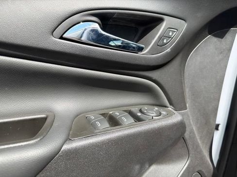Used 2024 Chevrolet Equinox LT FWD image 14