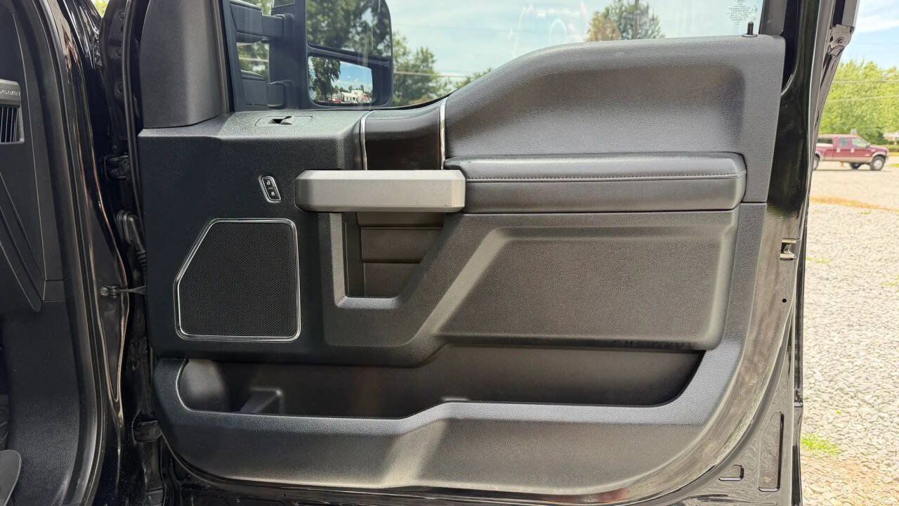 Used 2018 Ford F250 Platinum w/ Platinum Ultimate Package AWD/4WD image 28