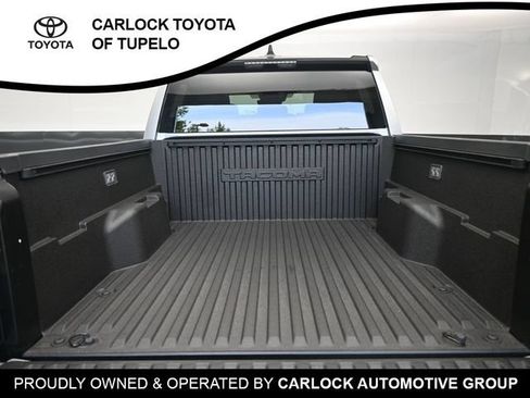 Used 2025 Toyota Tacoma SR5 AWD/4WD image 25