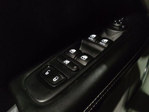 Used 2018 Jeep Compass Latitude image 27