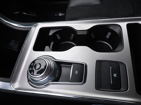 Used 2024 Ford Edge ST image 33