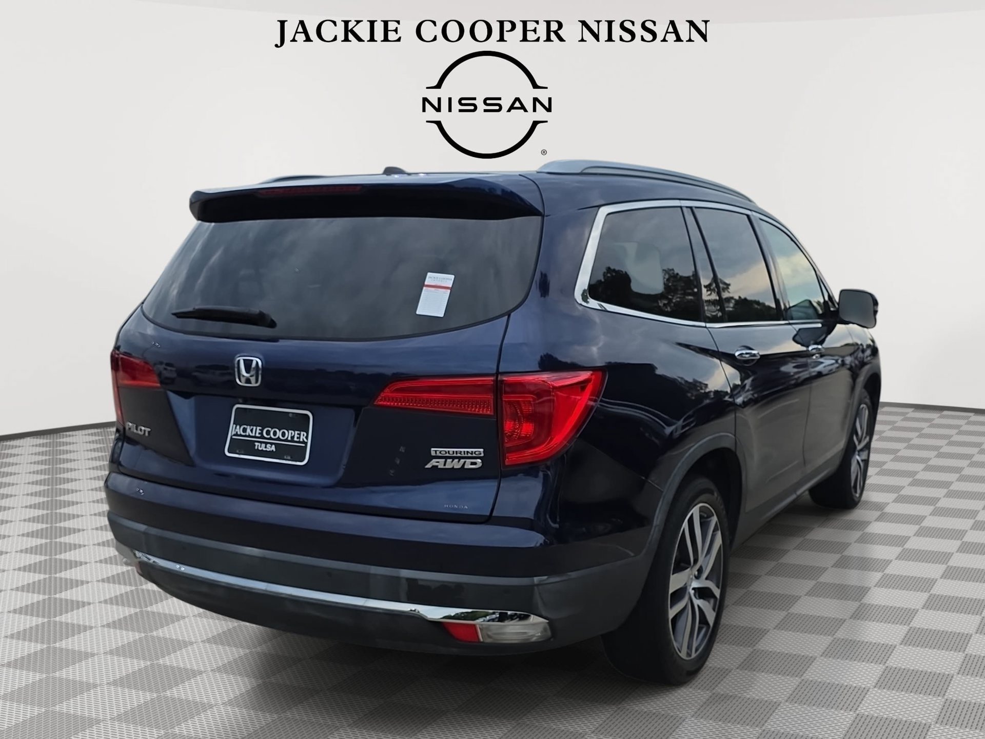 Used 2018 Honda Pilot Touring image 5