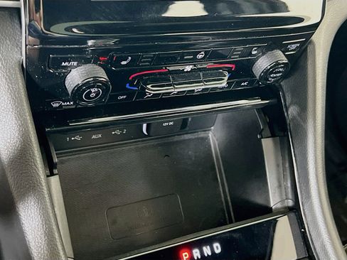 Used 2023 Jeep Grand Cherokee Altitude image 15