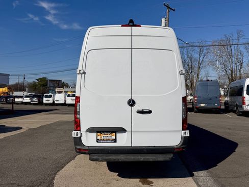 Used 2021 Mercedes-Benz Sprinter 2500 image 7
