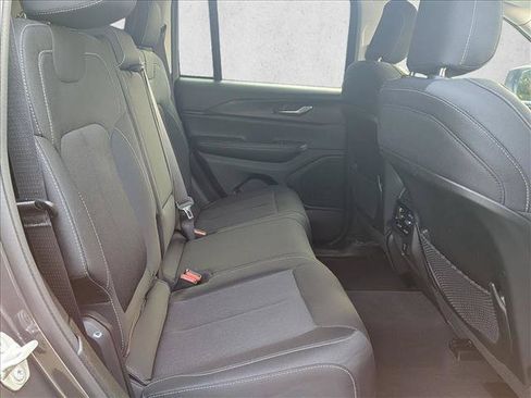 Used 2023 Jeep Grand Cherokee Laredo w/ Luxury Tech Group I AWD/4WD image 20