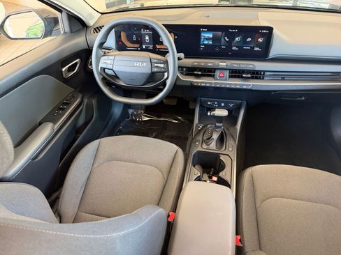 Used 2025 Kia K4 FWD image 33
