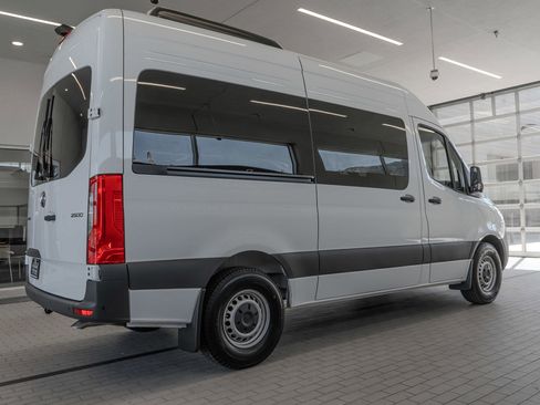 Used 2025 Mercedes-Benz Sprinter 2500 image 29