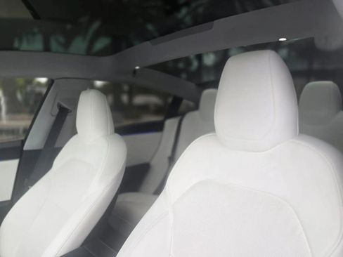 Used 2025 Tesla Model 3 Long Range RWD image 18